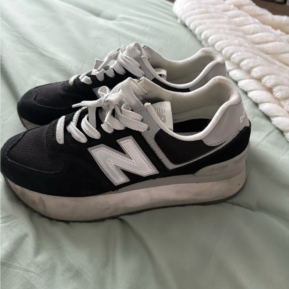 New Balance Classic Black and White Trainers